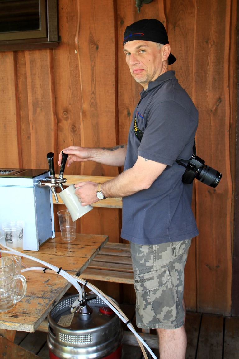 IMG_6558 (Medium).JPG/><br />
			<span class=